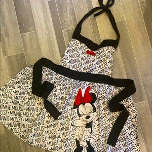 $18 Cute Minnie Mouse Pleated Apron with NO stains!